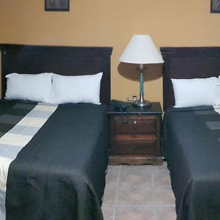 Hotel La Posta Monclova Esterno foto