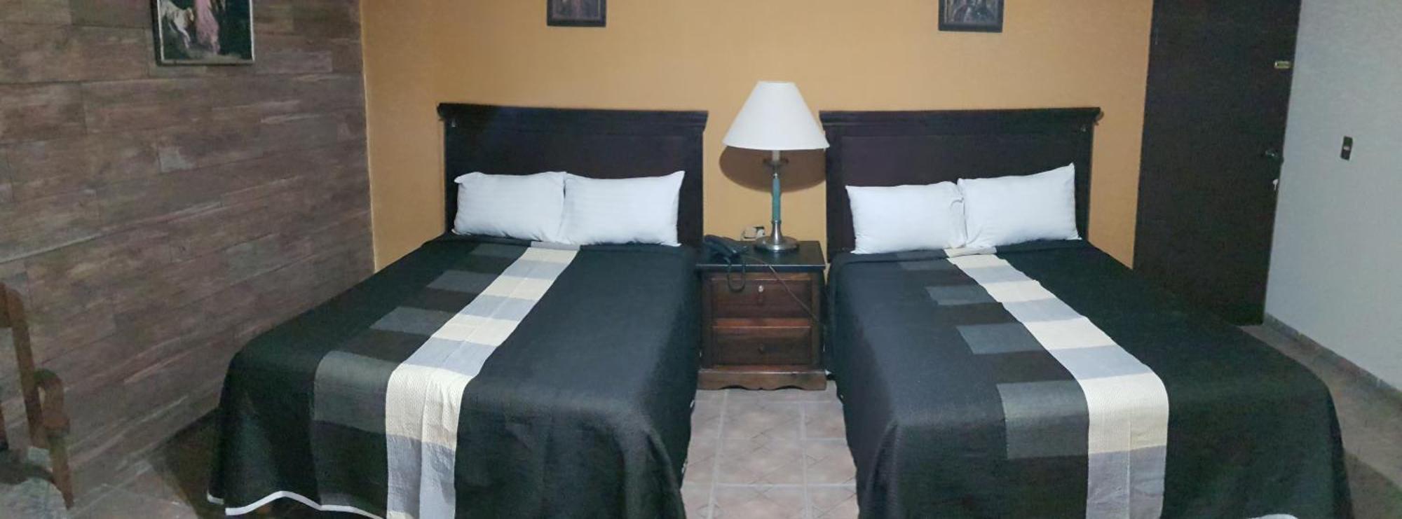 Hotel La Posta Monclova Esterno foto