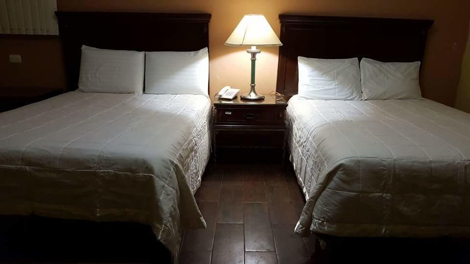 Hotel La Posta Monclova Esterno foto
